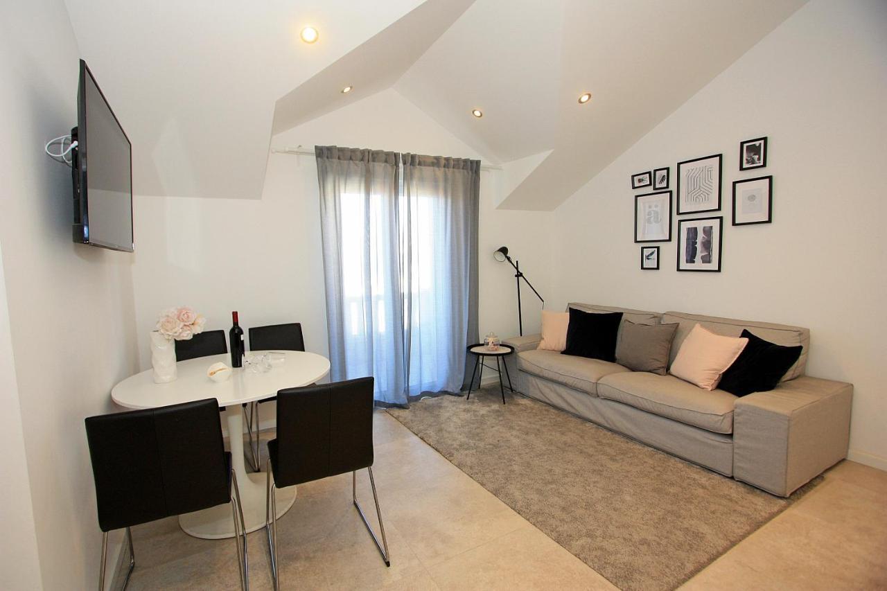 סופטאר Apartman Ivana מראה חיצוני תמונה