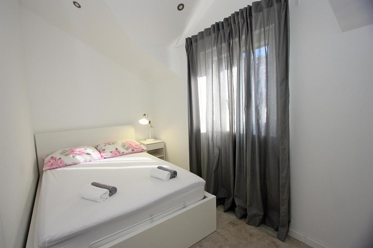 סופטאר Apartman Ivana מראה חיצוני תמונה