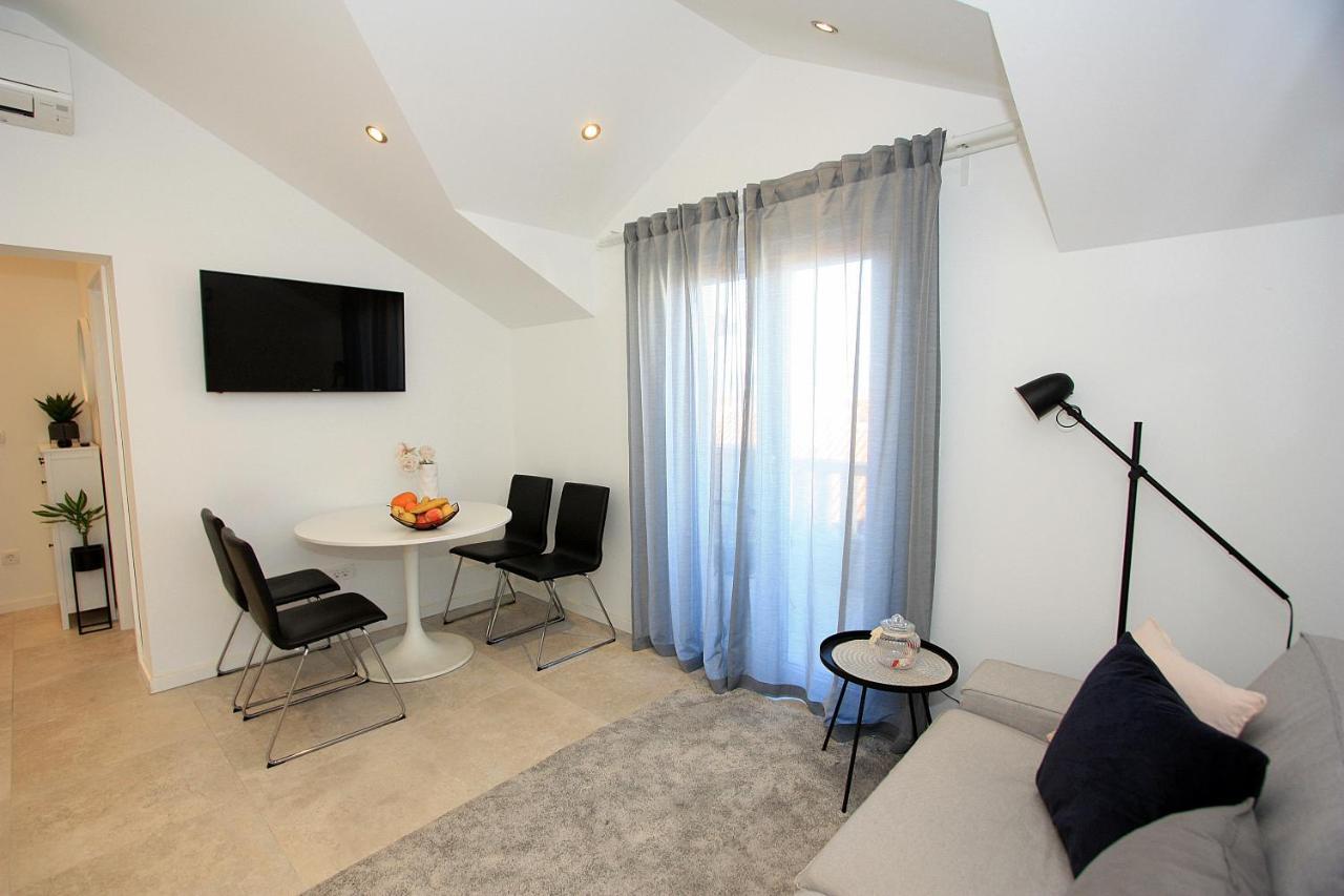 סופטאר Apartman Ivana מראה חיצוני תמונה