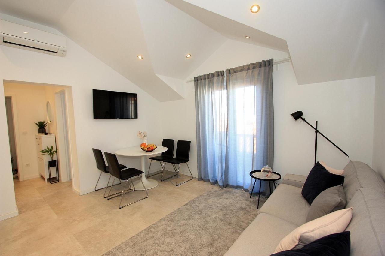 סופטאר Apartman Ivana מראה חיצוני תמונה
