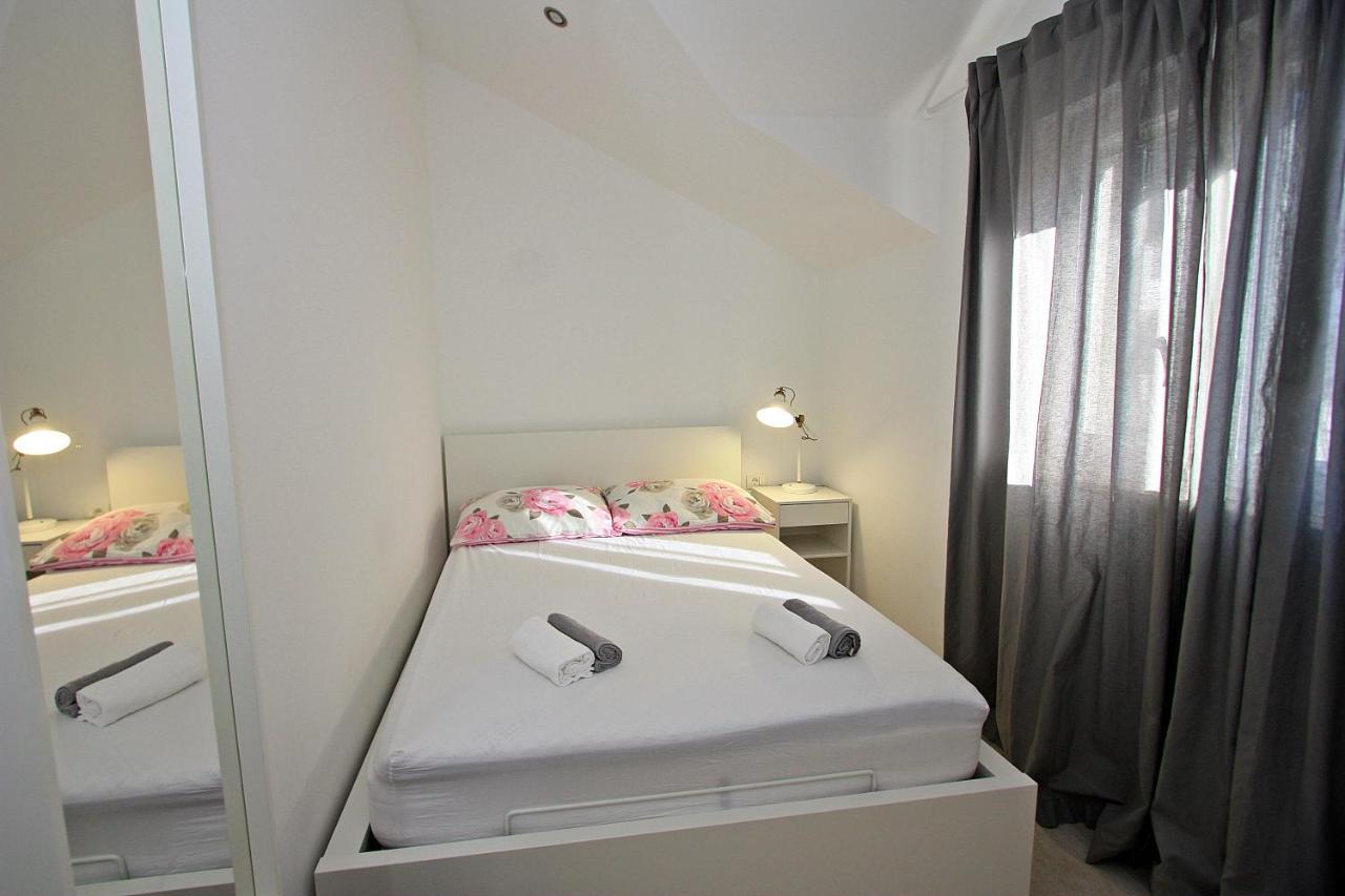סופטאר Apartman Ivana מראה חיצוני תמונה